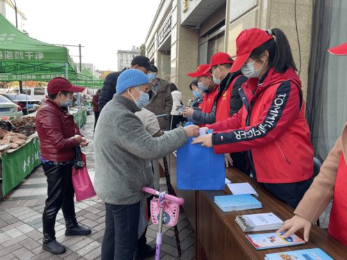 市统计局创新服务形式 党员干部深入一线开展统计普法咨询服务活动